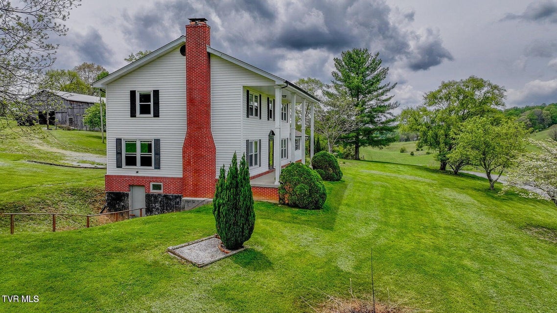 Photo #53: 207 Pleasant View Road