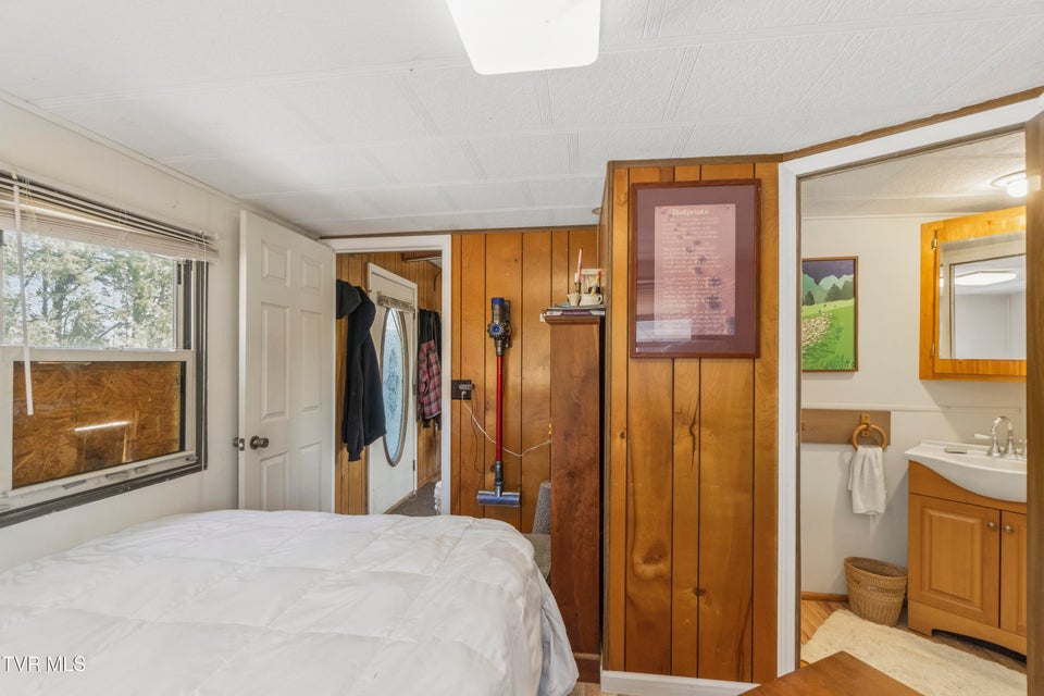 Photo #16: 701 Doc Hawkins Road