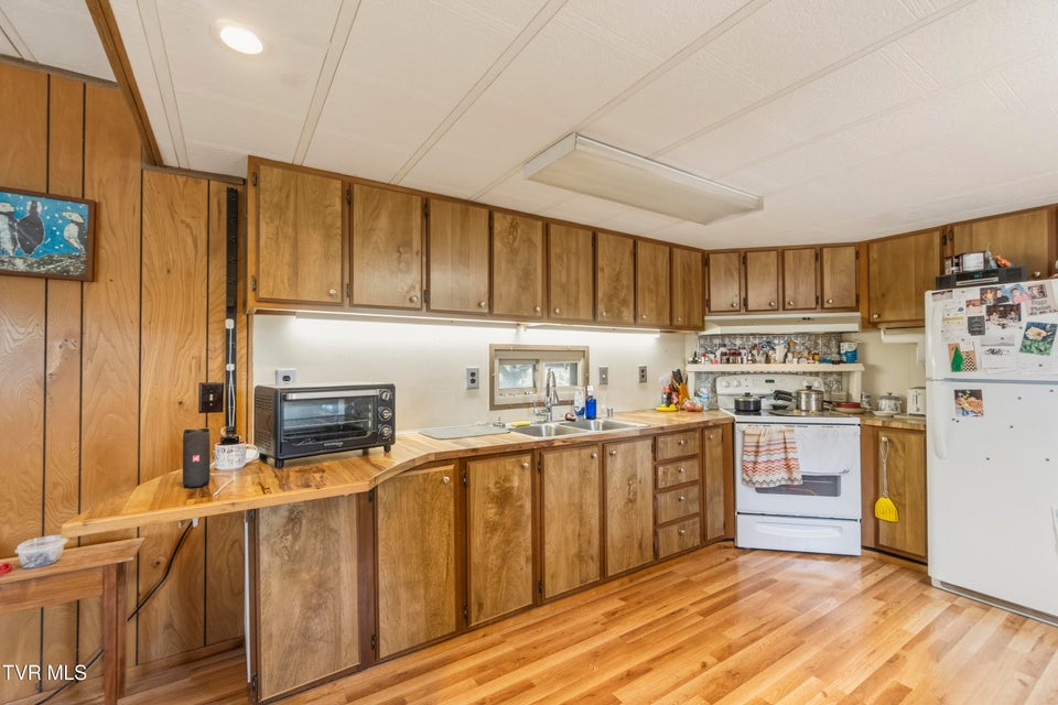 Photo #24: 701 Doc Hawkins Road