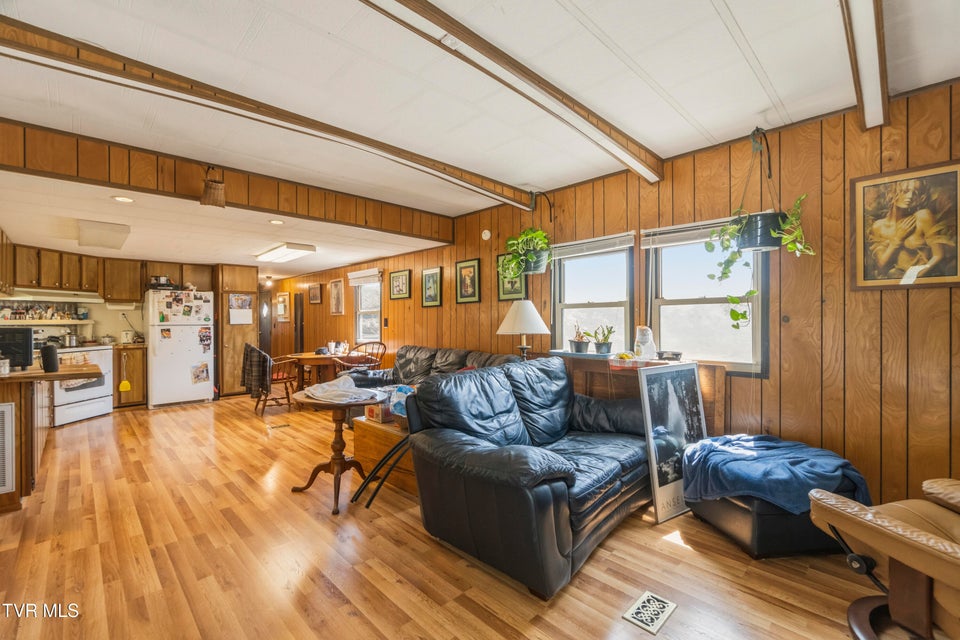 Photo #19: 701 Doc Hawkins Road