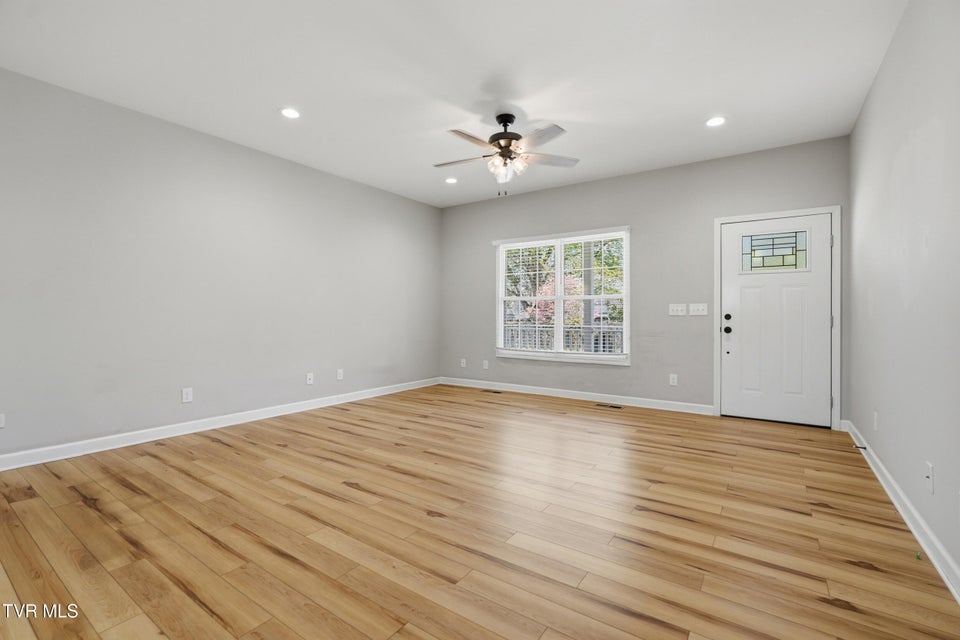 Photo #7: 162 Starlight Drive