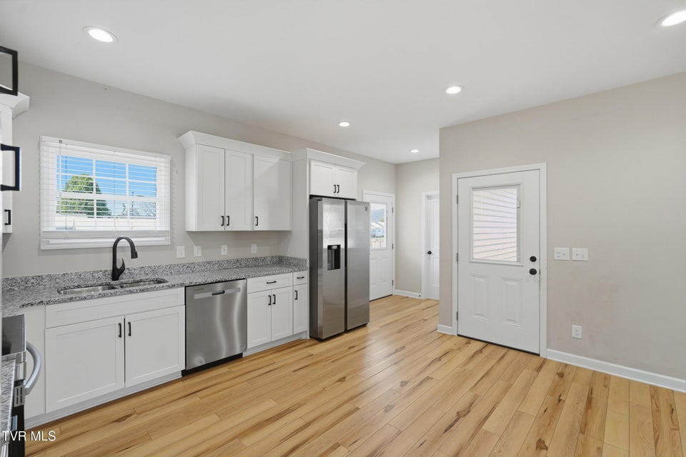 Photo #11: 162 Starlight Drive