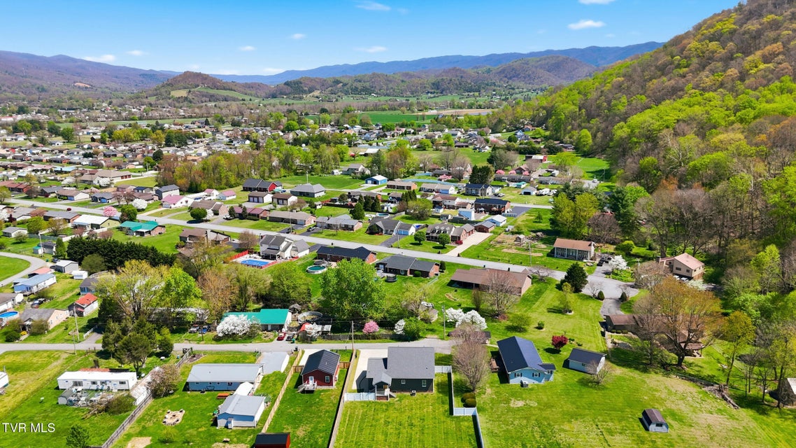 Photo #32: 162 Starlight Drive