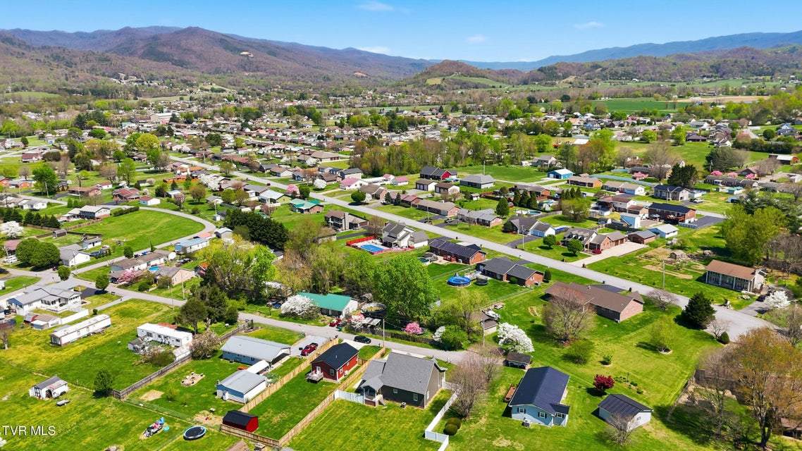 Photo #33: 162 Starlight Drive