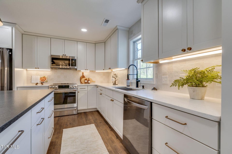 Photo #11: 1032 Mitchell Road