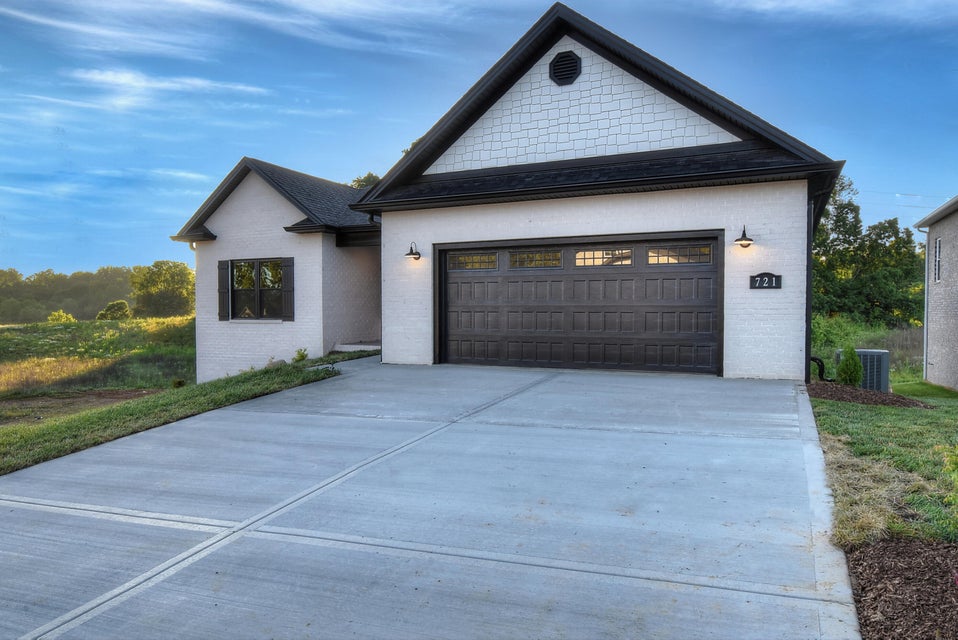 Photo #3: 721 Hunts Terrace Drive