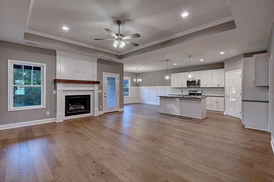 Photo #7: 721 Hunts Terrace Drive