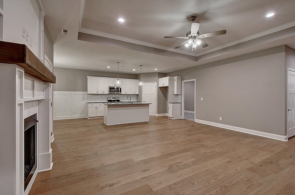 Photo #9: 721 Hunts Terrace Drive