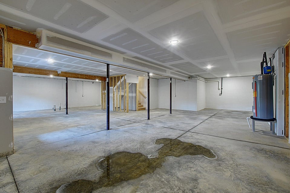 Photo #33: 721 Hunts Terrace Drive