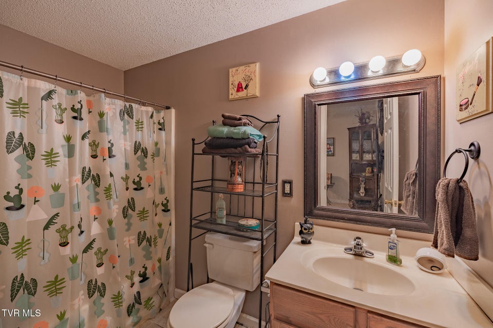 Photo #26: 609 Alfalfa Lane