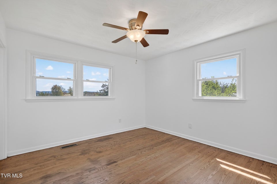 Photo #28: 882 Panacella Drive