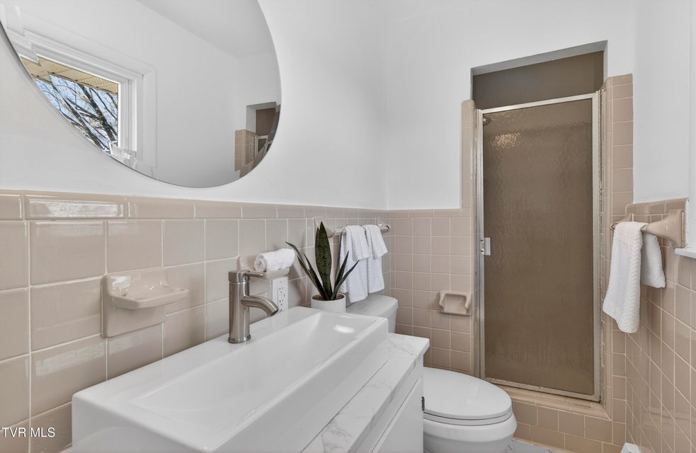 Photo #31: 882 Panacella Drive