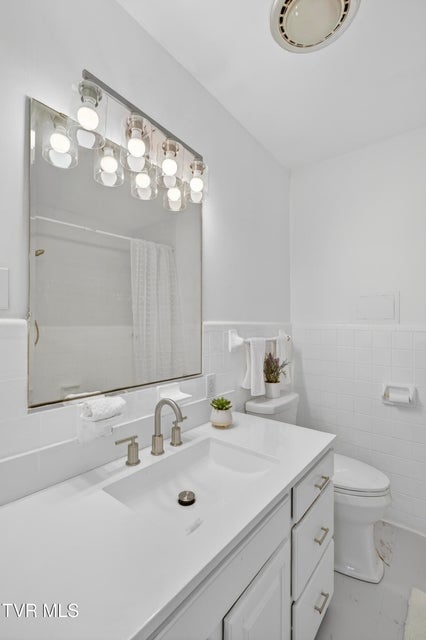 Photo #22: 882 Panacella Drive