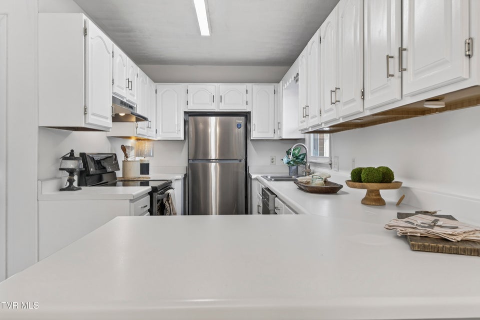 Photo #13: 882 Panacella Drive