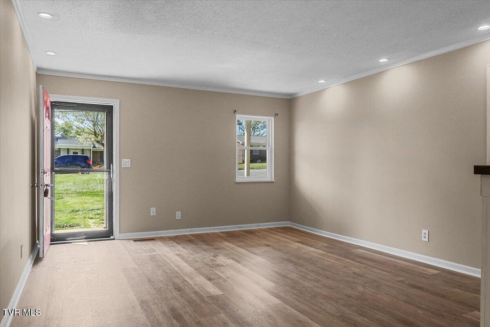 Photo #6: 146 Circleview Drive