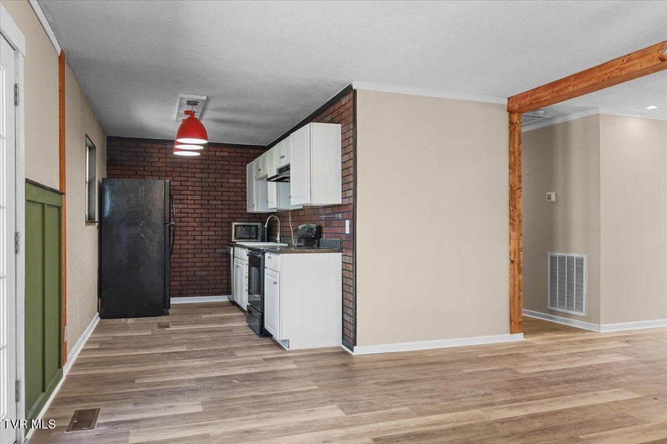 Photo #9: 146 Circleview Drive