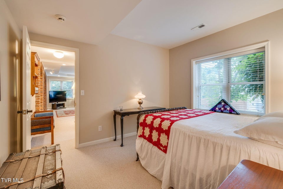 Photo #63: 117 Quail Heights Court