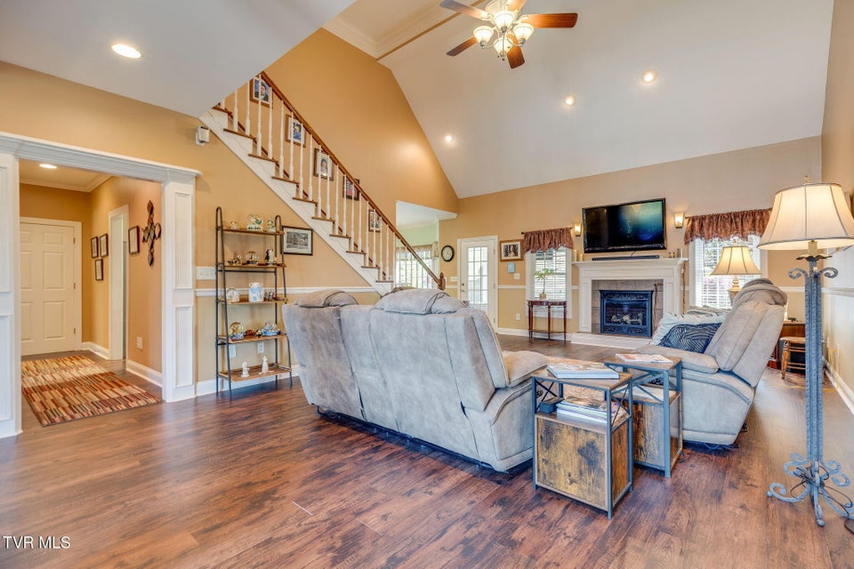 Photo #9: 408 Arrowhead Drive