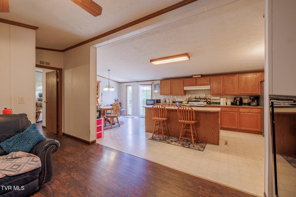 Photo #6: 985 Old Stage Road