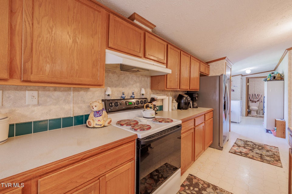 Photo #8: 985 Old Stage Road