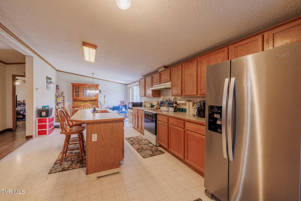 Photo #9: 985 Old Stage Road