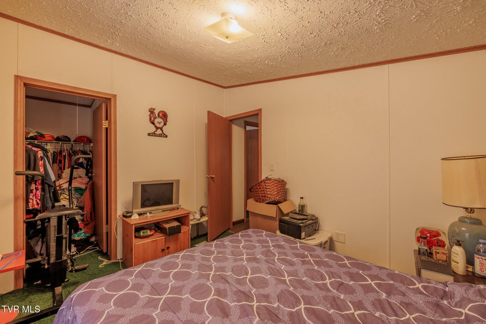 Photo #18: 985 Old Stage Road