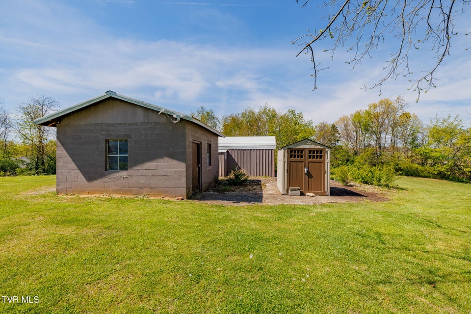 Photo #26: 985 Old Stage Road