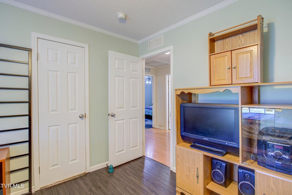 Photo #31: 617 Telford New Victory Road