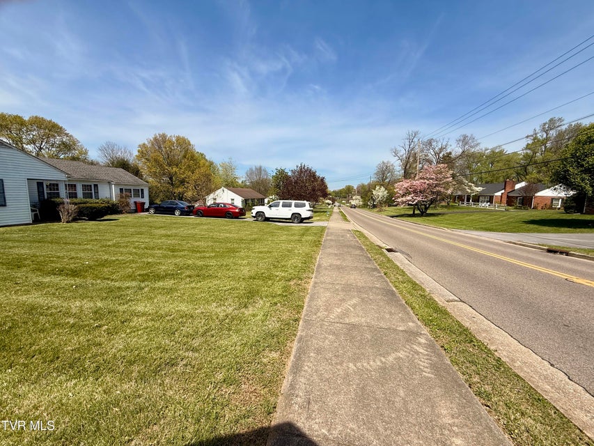 Photo #4: 1507 Baxter Street