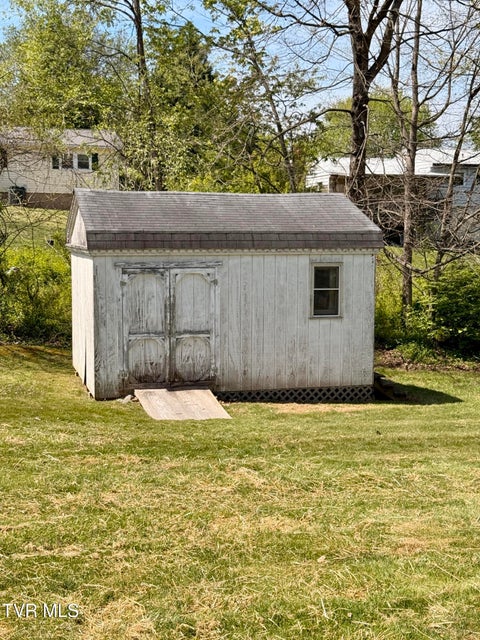 Photo #8: 1507 Baxter Street