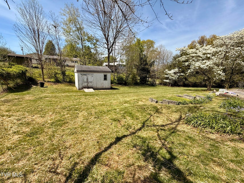 Photo #9: 1507 Baxter Street