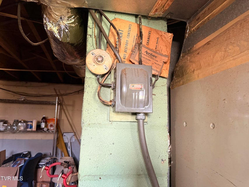 Photo #12: 1507 Baxter Street