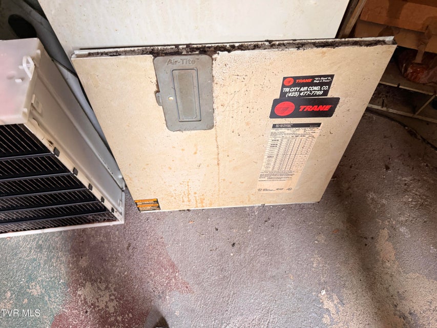 Photo #16: 1507 Baxter Street