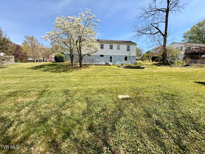 Photo #19: 1507 Baxter Street