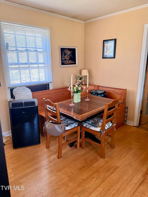 Photo #36: 1507 Baxter Street