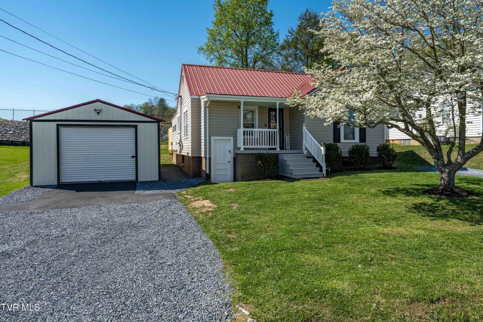 Photo #5: 137 Mary Street