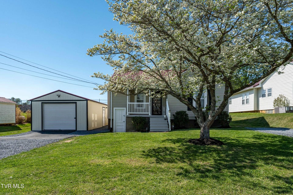 Photo #6: 137 Mary Street