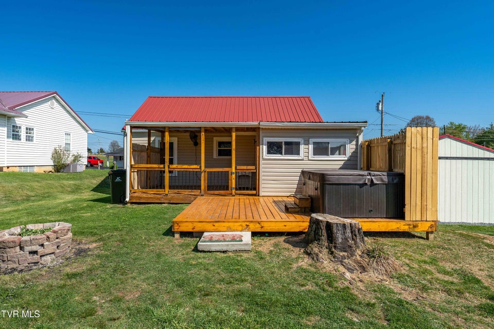 Photo #11: 137 Mary Street