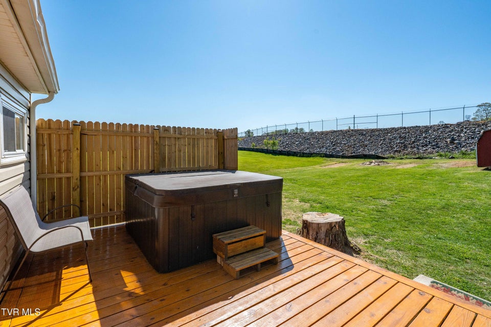 Photo #13: 137 Mary Street