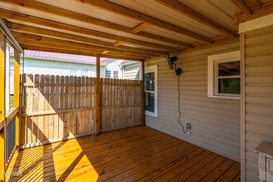 Photo #14: 137 Mary Street