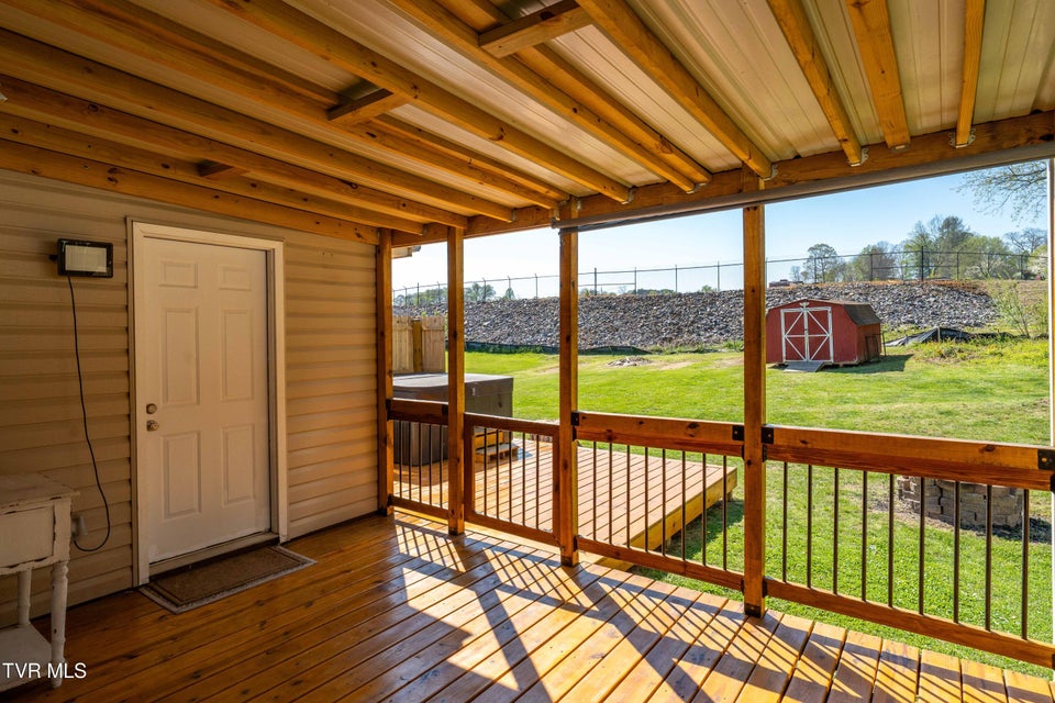 Photo #16: 137 Mary Street