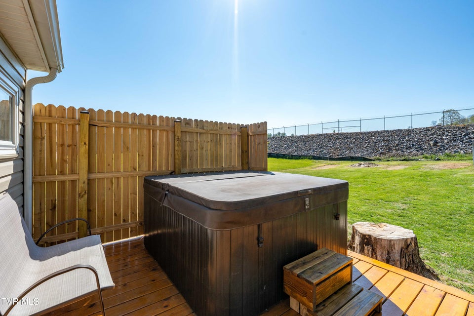 Photo #17: 137 Mary Street