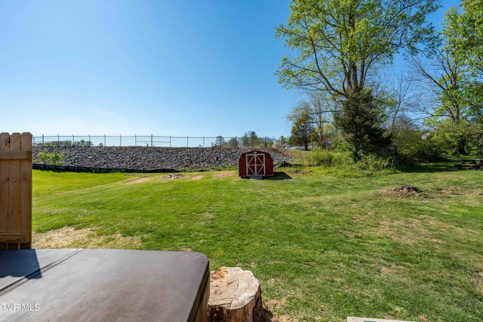 Photo #18: 137 Mary Street