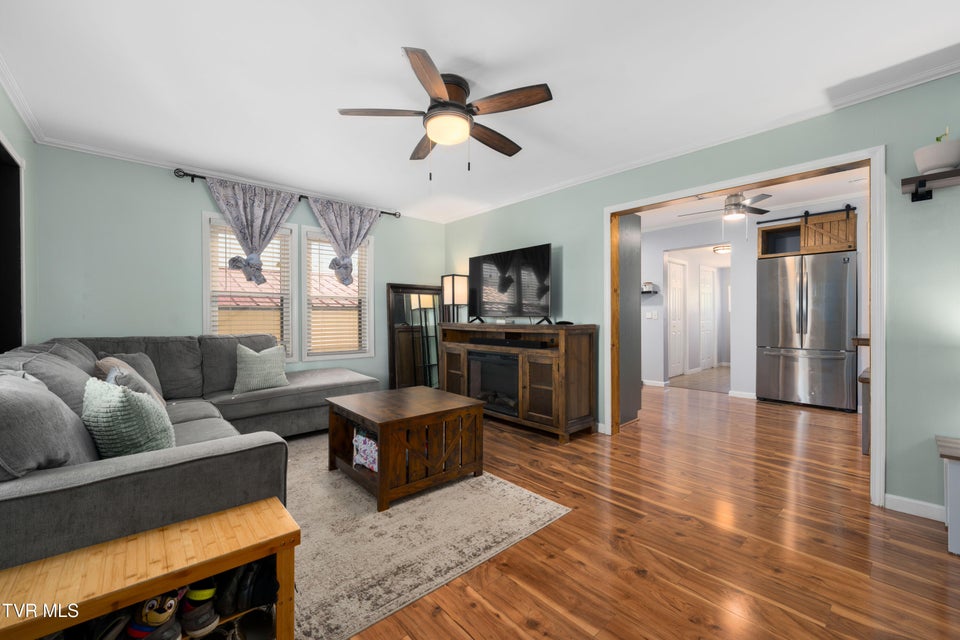 Photo #23: 137 Mary Street