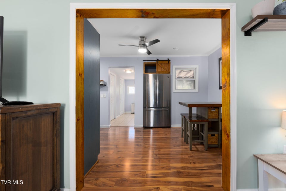 Photo #27: 137 Mary Street