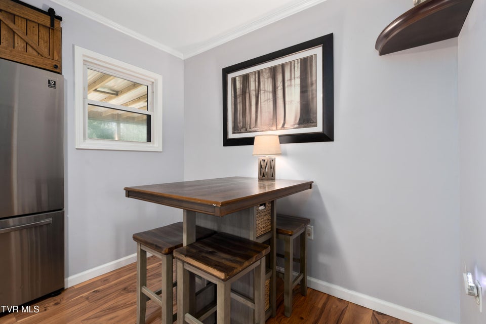 Photo #28: 137 Mary Street