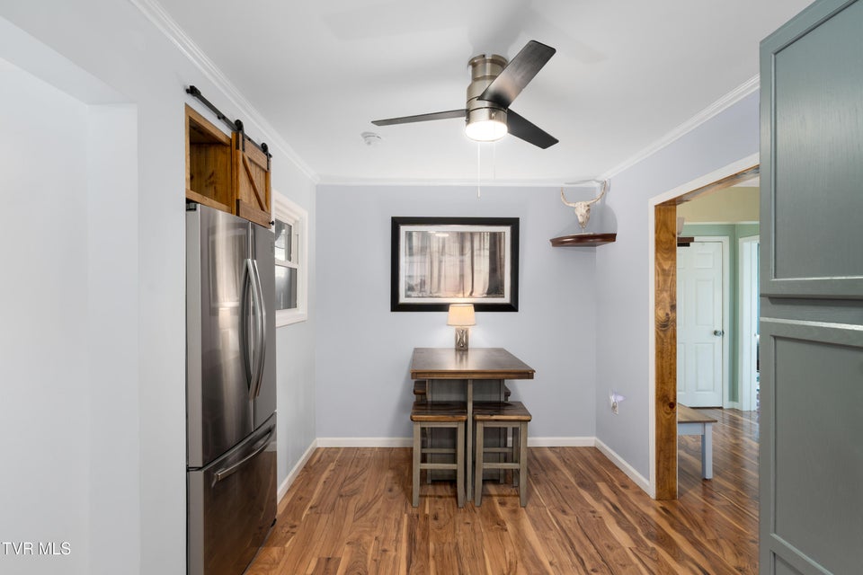 Photo #33: 137 Mary Street