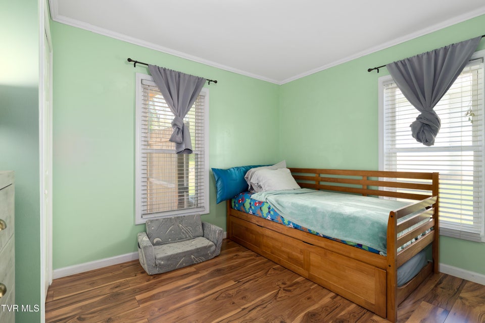 Photo #38: 137 Mary Street