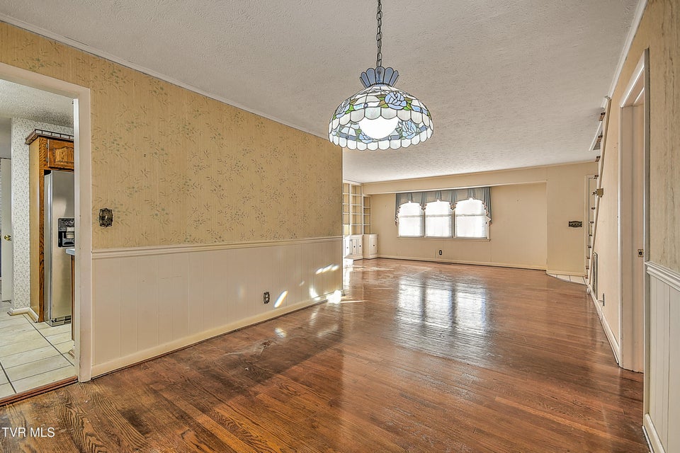 Photo #11: 2133 Swannanoa Avenue