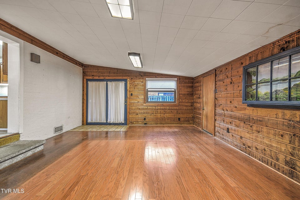 Photo #24: 2133 Swannanoa Avenue